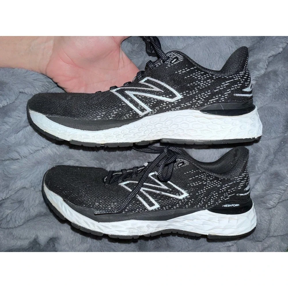 New Balance Fresh Foam 880v11 Womens Running Shoes Black White W880E11 Size 7